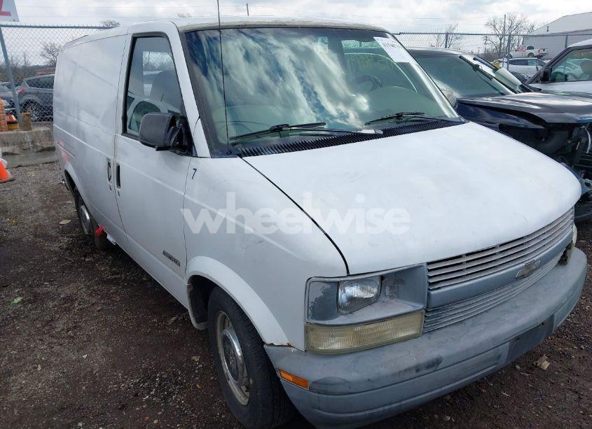 1998 Chevrolet Astro (VIN 1GCDM19WXWB139102) main photo