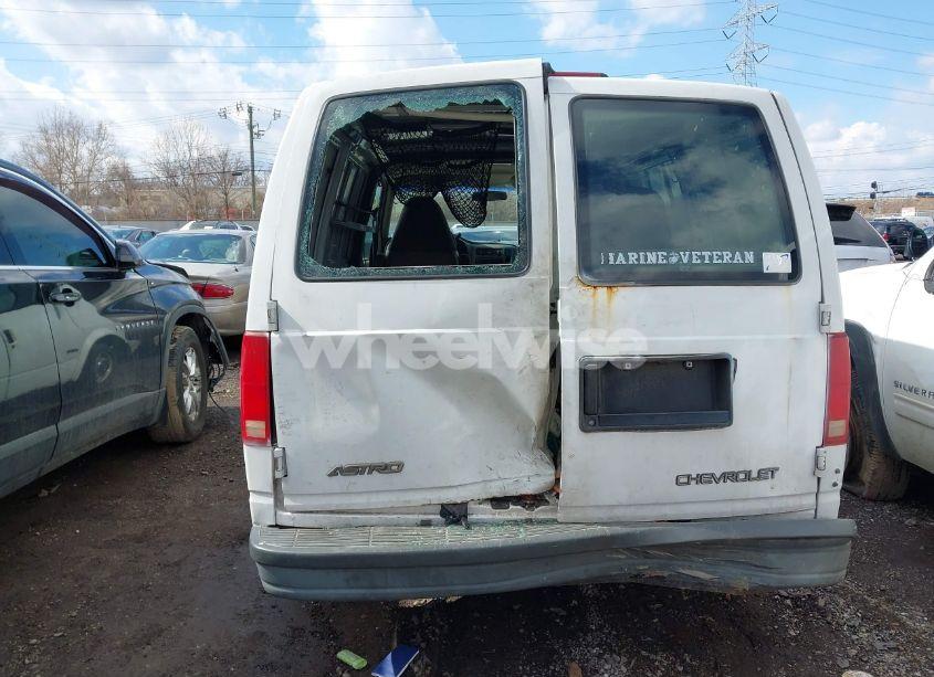 Photo 13 of 1998 Chevrolet Astro (VIN 1GCDM19WXWB139102)