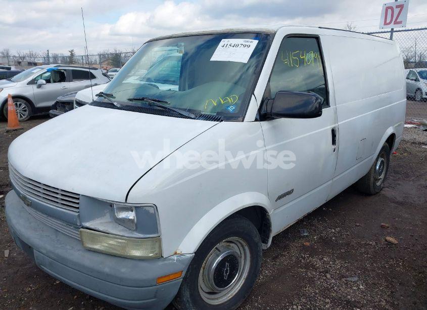 Photo 2 of 1998 Chevrolet Astro (VIN 1GCDM19WXWB139102)