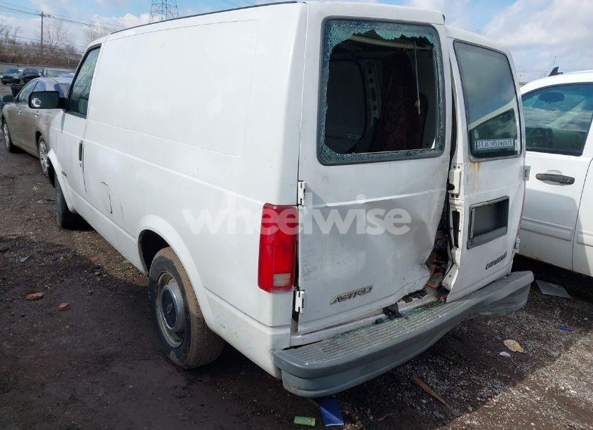 Photo 3 of 1998 Chevrolet Astro (VIN 1GCDM19WXWB139102)