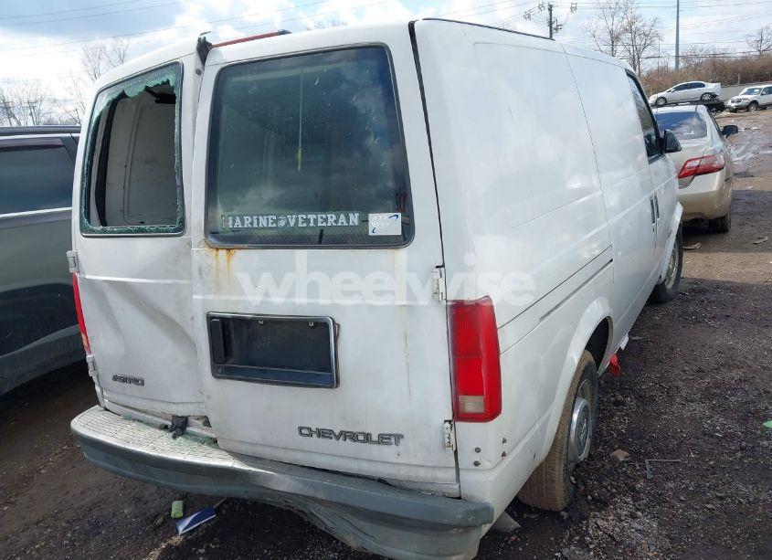 Photo 4 of 1998 Chevrolet Astro (VIN 1GCDM19WXWB139102)
