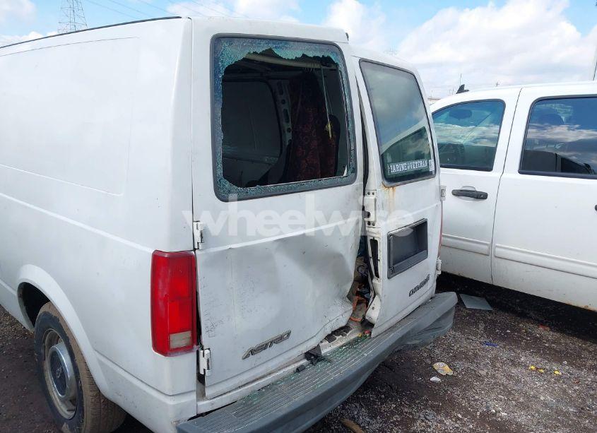 Photo 6 of 1998 Chevrolet Astro (VIN 1GCDM19WXWB139102)