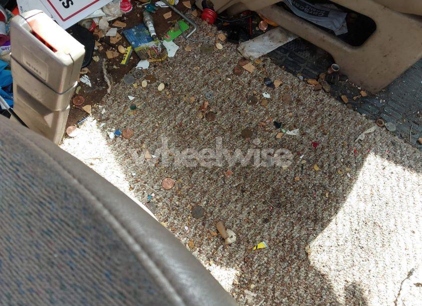 Photo 8 of 1998 Chevrolet Astro (VIN 1GCDM19WXWB139102)