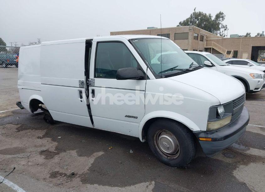 1998 Chevrolet Astro (VIN 1GCDM19WXWB155185) main photo