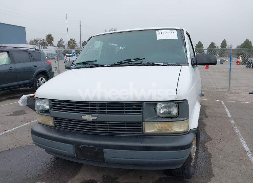 Photo 13 of 1998 Chevrolet Astro (VIN 1GCDM19WXWB155185)