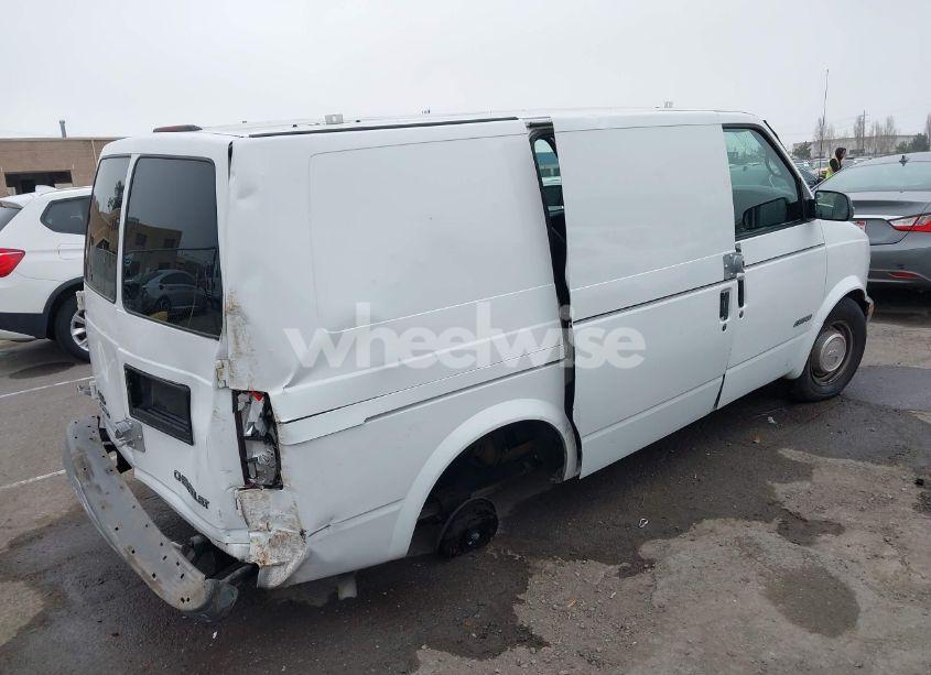 Photo 4 of 1998 Chevrolet Astro (VIN 1GCDM19WXWB155185)