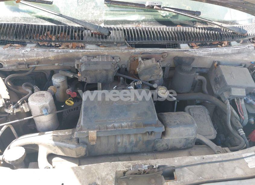 Photo 10 of 1998 Chevrolet Astro (VIN 1GCDM19WXWB192883)