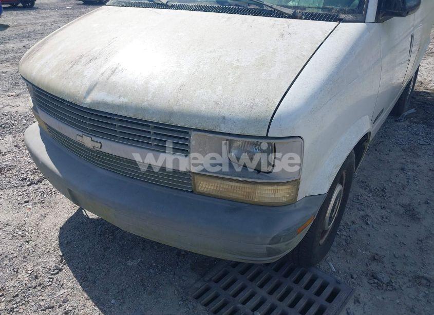 Photo 6 of 1998 Chevrolet Astro (VIN 1GCDM19WXWB192883)