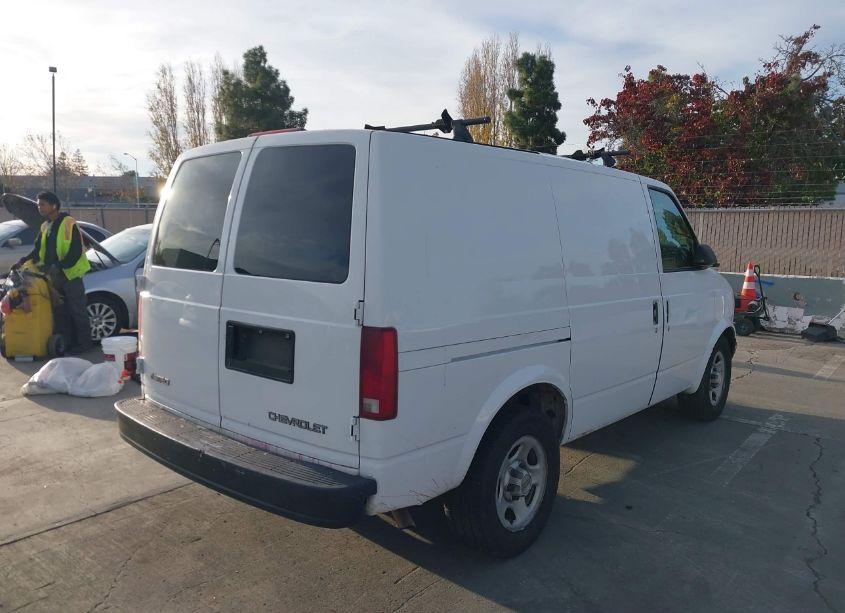 Photo 4 of 2005 Chevrolet Astro (VIN 1GCDM19X45B100545)