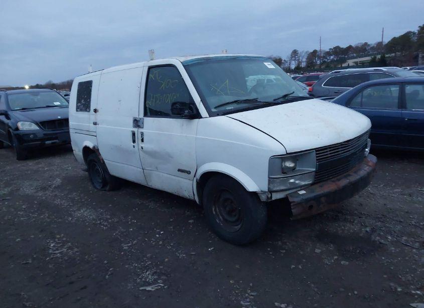 2002 Chevrolet Astro (VIN 1GCDM19X52B127538) main photo