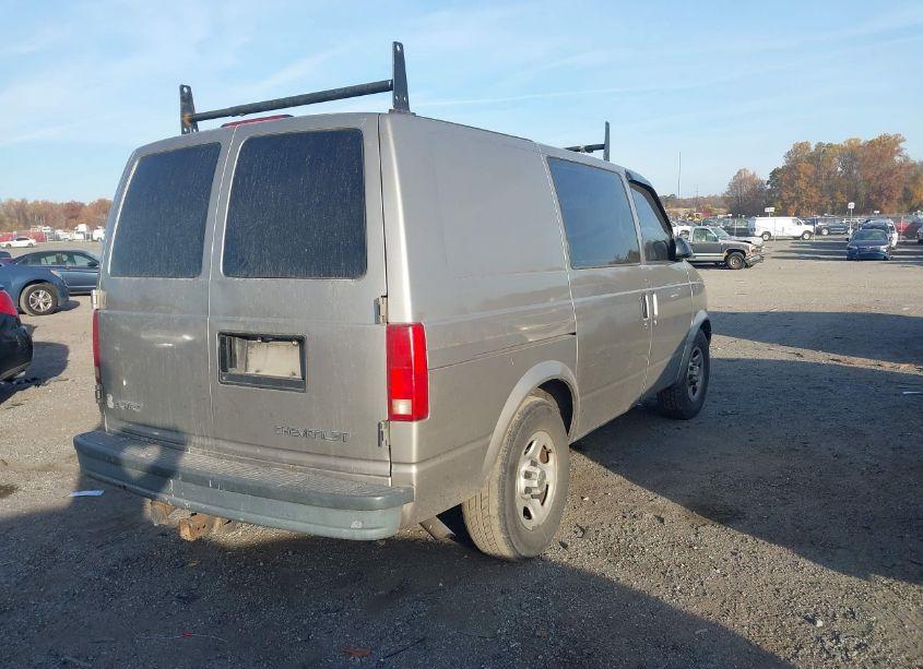 Photo 4 of 2005 Chevrolet Astro (VIN 1GCDM19X55B114793)