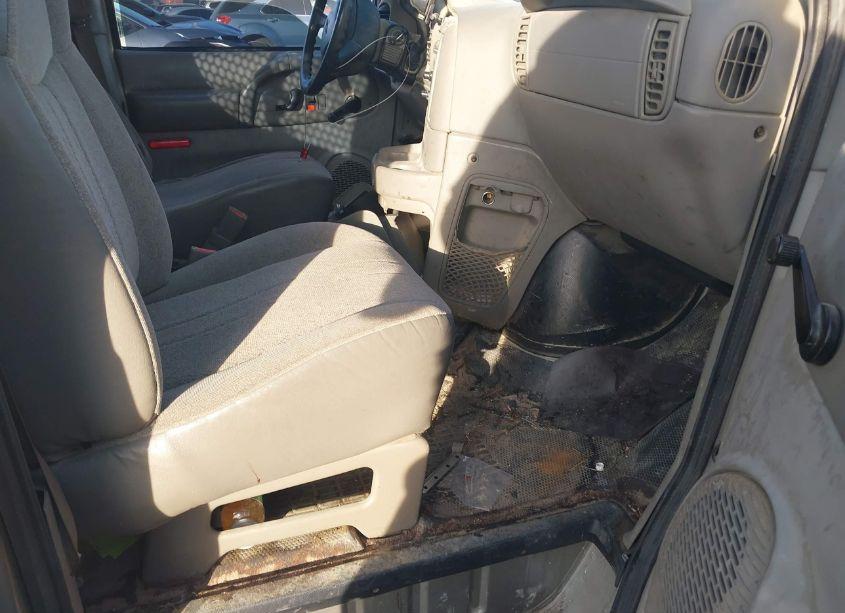 Photo 5 of 2005 Chevrolet Astro (VIN 1GCDM19X55B114793)