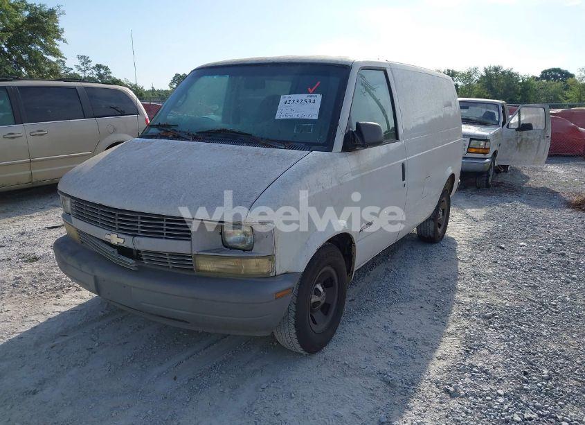 Photo 2 of 2002 Chevrolet Astro (VIN 1GCDM19X72B147077)