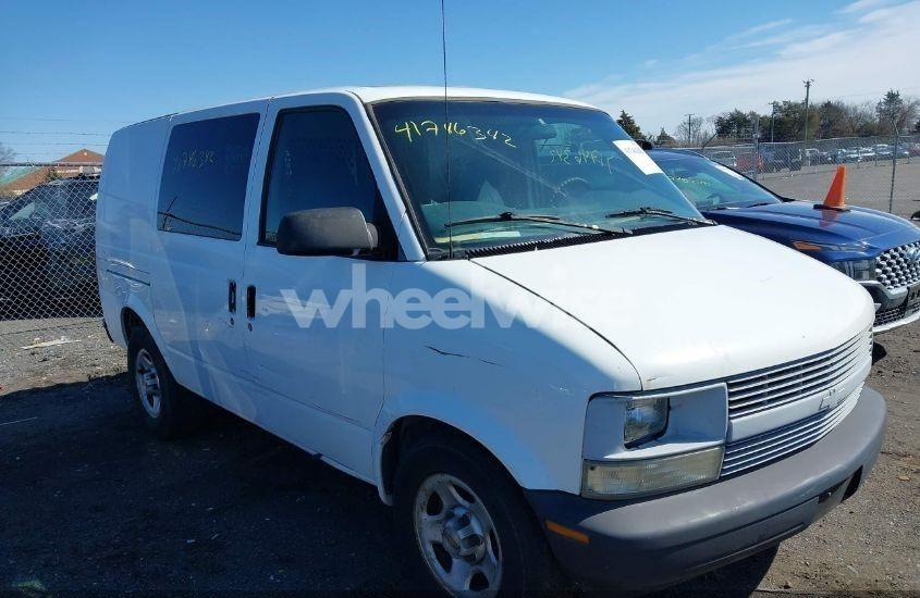 2004 Chevrolet Astro (VIN 1GCDM19X74B102658) main photo