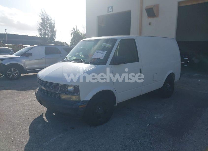Photo 2 of 2003 Chevrolet Astro (VIN 1GCDM19X83B114476)