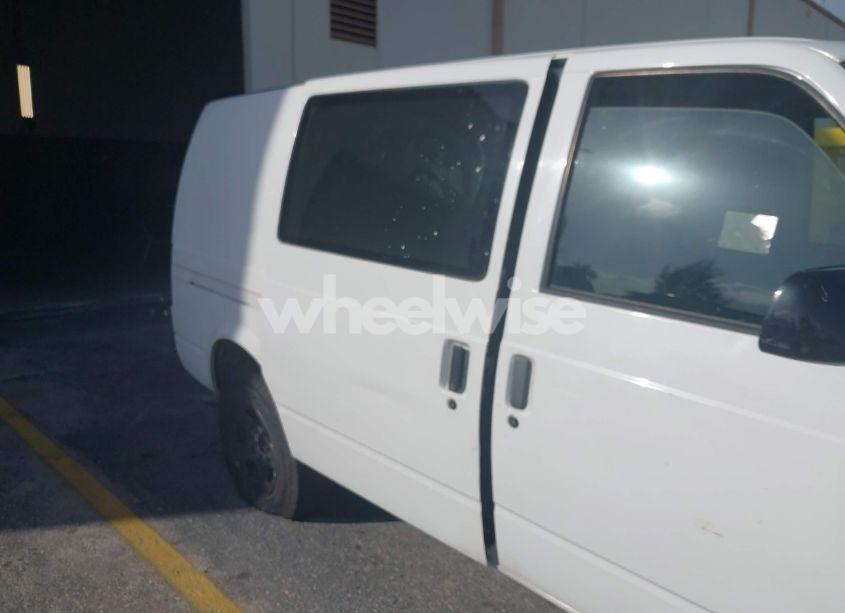 Photo 6 of 2003 Chevrolet Astro (VIN 1GCDM19X83B114476)