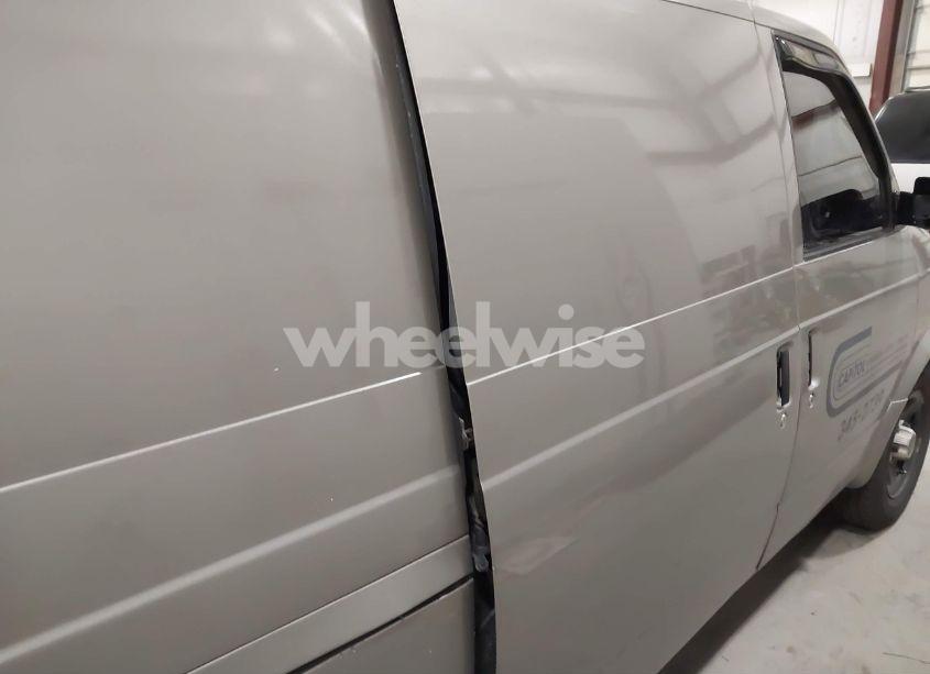 Photo 12 of 2005 Chevrolet Astro (VIN 1GCDM19X95B124050)