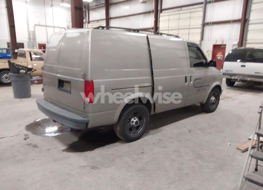 Photo 4 of 2005 Chevrolet Astro (VIN 1GCDM19X95B124050)