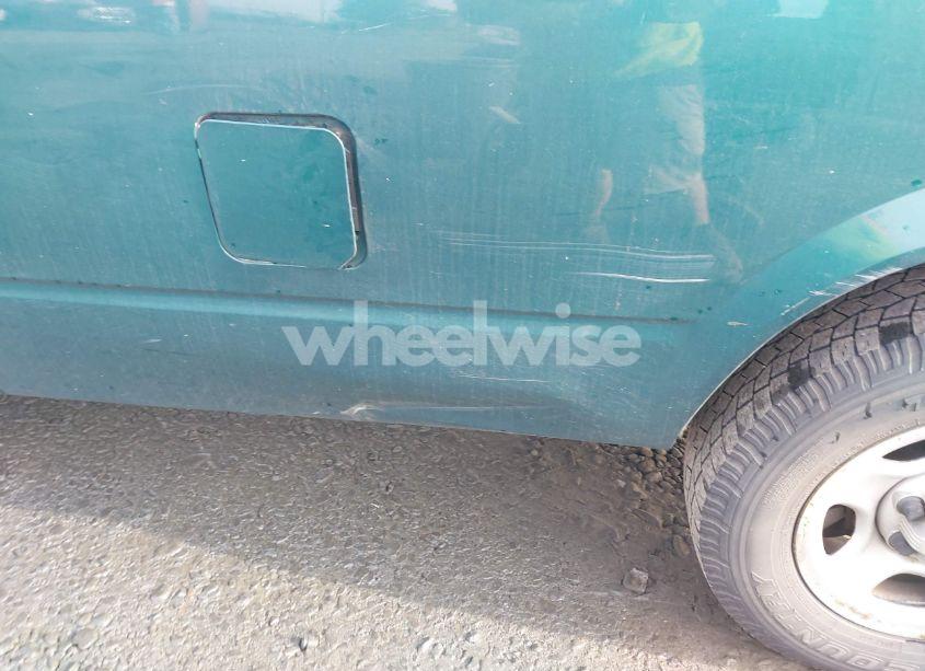 Photo 6 of 2004 Chevrolet Astro (VIN 1GCDM19XX4B112360)