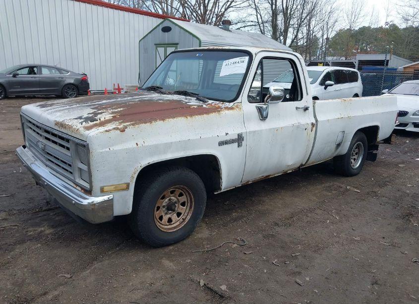 Photo 2 of 1987 Chevrolet R10 (VIN 1GCDR14H5HJ172270)