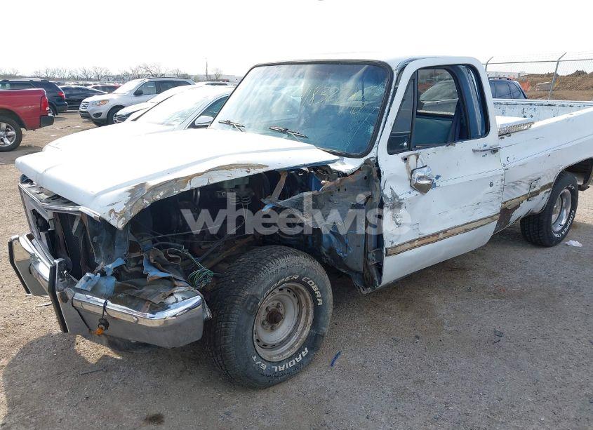 Photo 6 of 1987 Chevrolet R10 (VIN 1GCDR14H9HJ105025)