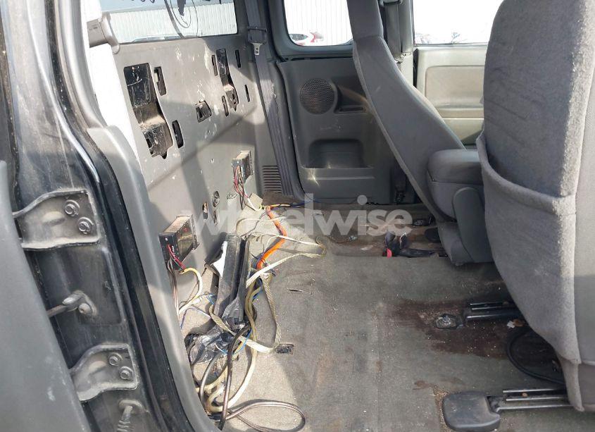 Photo 8 of 2005 Chevrolet Colorado LS (VIN 1GCDS196358170810)