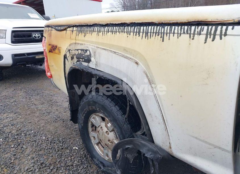 Photo 12 of 2005 Chevrolet Colorado LS (VIN 1GCDS196958198241)