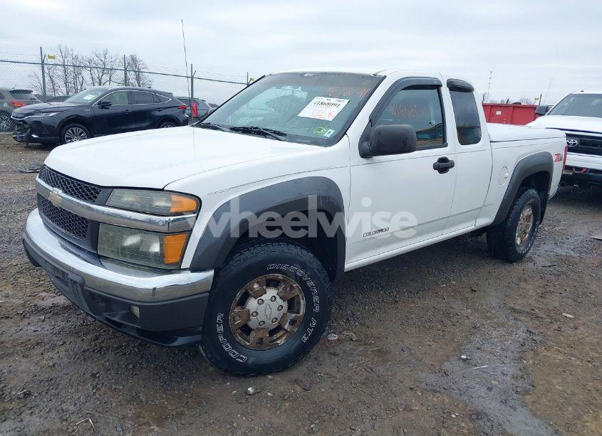 Photo 2 of 2005 Chevrolet Colorado LS (VIN 1GCDS196958198241)