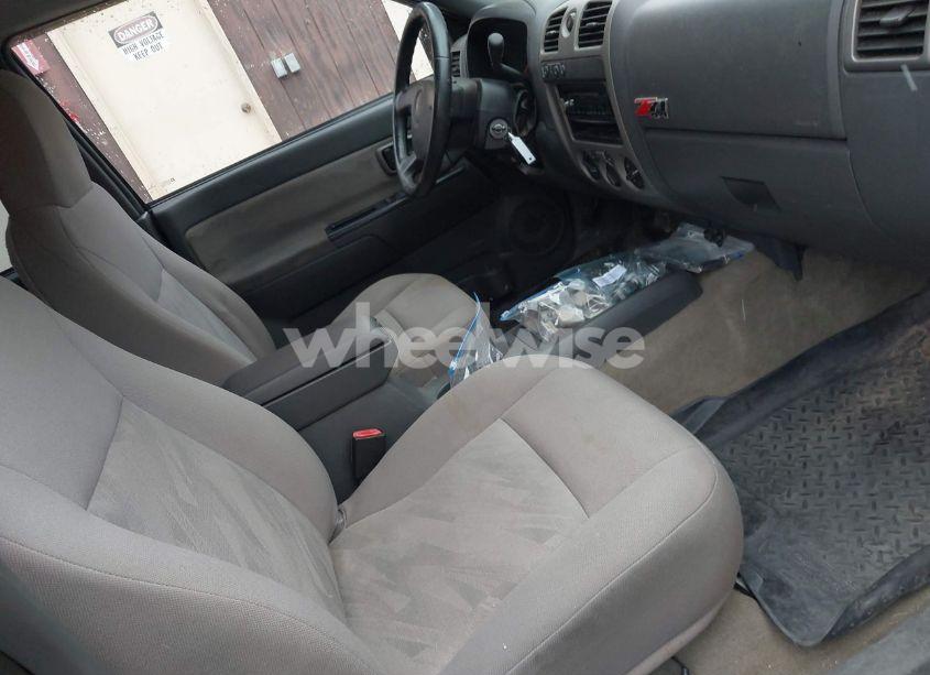 Photo 5 of 2004 Chevrolet Colorado LS (VIN 1GCDT136048123190)