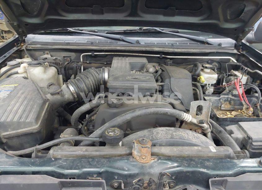 Photo 10 of 2005 Chevrolet Colorado 1SF LS Z71 (VIN 1GCDT136158105430)