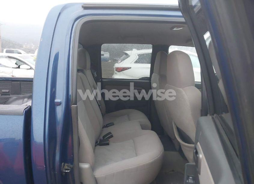 Photo 8 of 2005 Chevrolet Colorado LS (VIN 1GCDT136358136548)