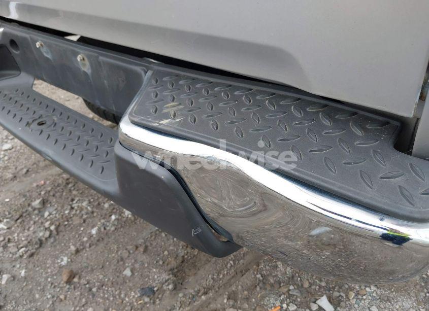 Photo 6 of 2005 Chevrolet Colorado LS (VIN 1GCDT136558229412)