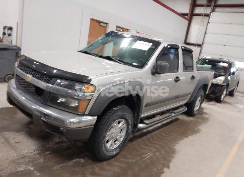 Photo 2 of 2005 Chevrolet Colorado LS (VIN 1GCDT136X58185830)