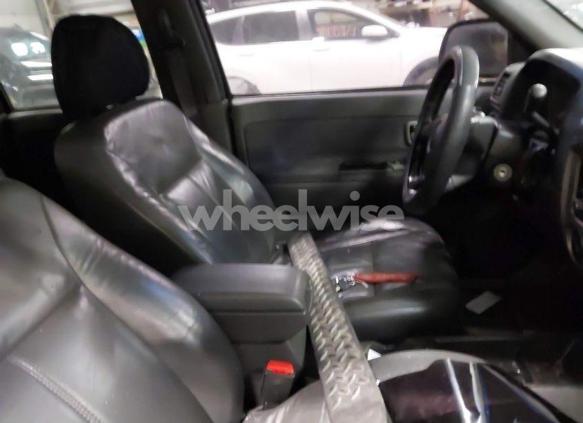 Photo 5 of 2005 Chevrolet Colorado LS (VIN 1GCDT136X58185830)