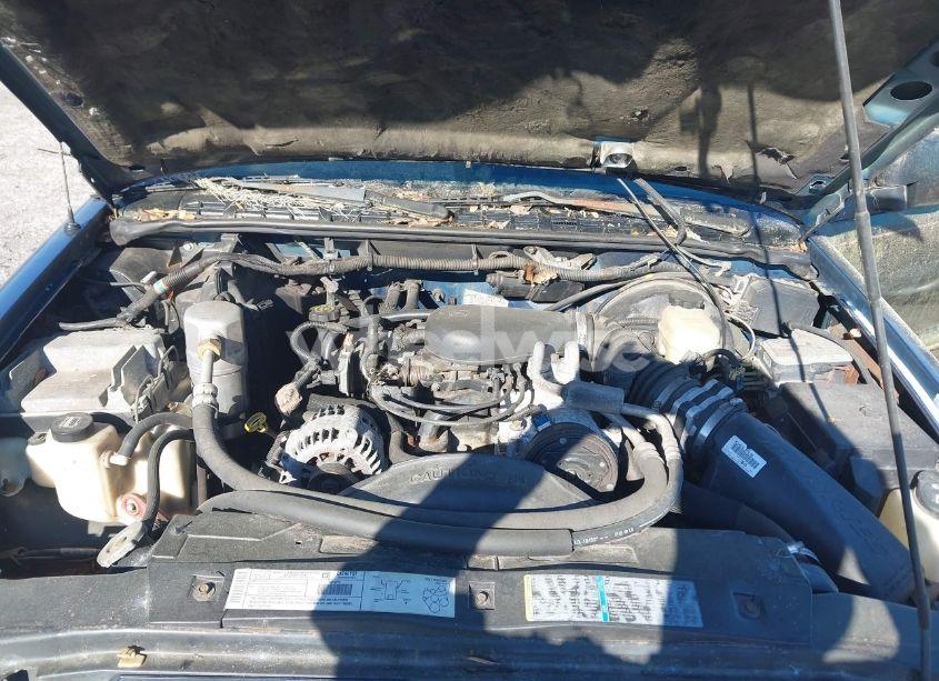 Photo 10 of 2002 Chevrolet S-10 LS (VIN 1GCDT13W02K156125)