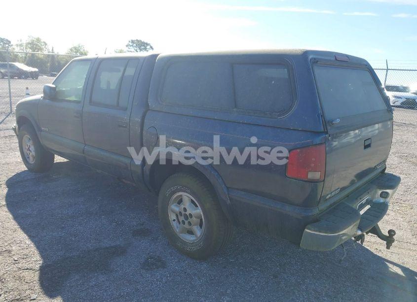 Photo 3 of 2002 Chevrolet S-10 LS (VIN 1GCDT13W02K156125)