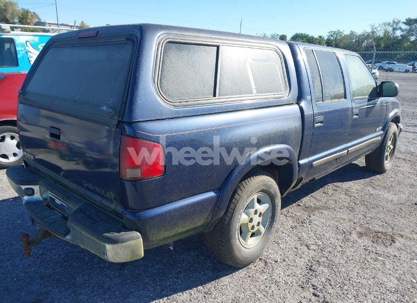 Photo 4 of 2002 Chevrolet S-10 LS (VIN 1GCDT13W02K156125)