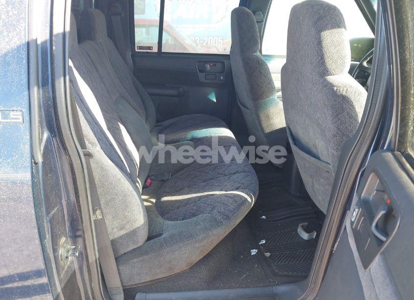 Photo 8 of 2002 Chevrolet S-10 LS (VIN 1GCDT13W02K156125)