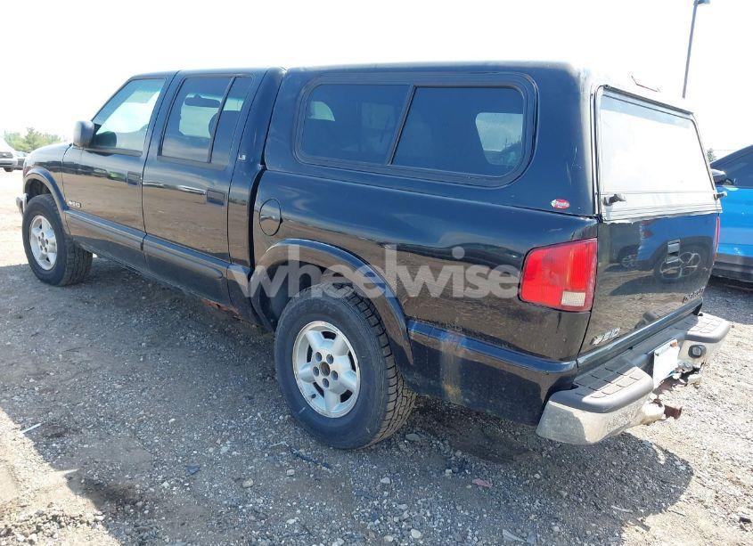 Photo 3 of 2002 Chevrolet S-10 LS (VIN 1GCDT13W02K188895)