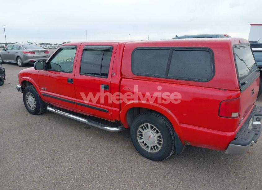 Photo 3 of 2002 Chevrolet S-10 LS (VIN 1GCDT13W22K162752)