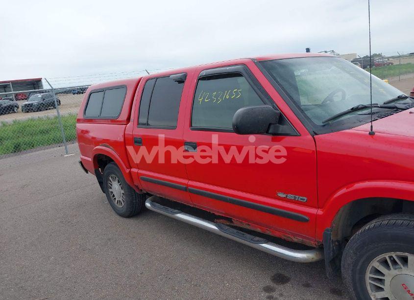 Photo 6 of 2002 Chevrolet S-10 LS (VIN 1GCDT13W22K162752)