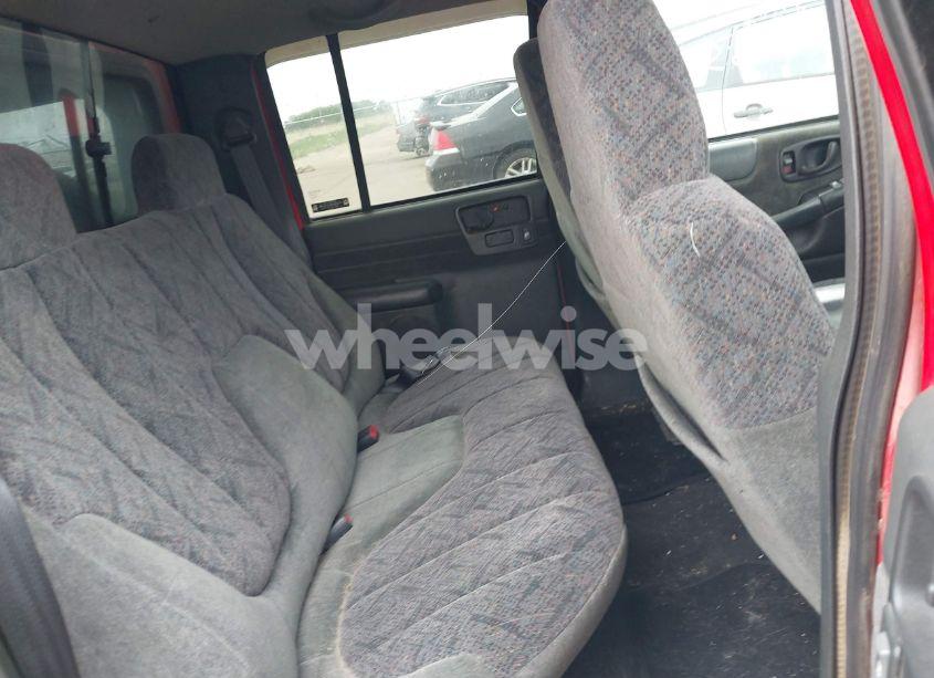 Photo 8 of 2002 Chevrolet S-10 LS (VIN 1GCDT13W22K162752)