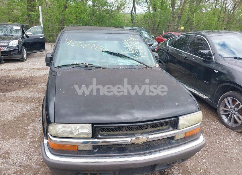 Photo 15 of 2002 Chevrolet S-10 LS (VIN 1GCDT13W22K183567)