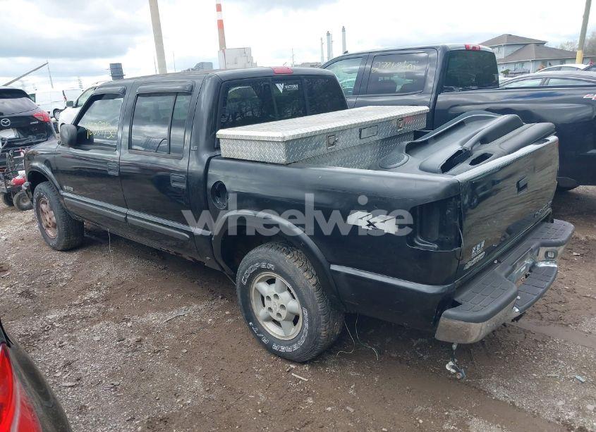 Photo 3 of 2002 Chevrolet S-10 LS (VIN 1GCDT13W22K183567)