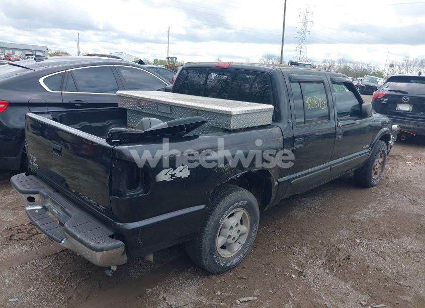 Photo 4 of 2002 Chevrolet S-10 LS (VIN 1GCDT13W22K183567)
