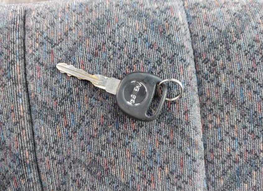 Photo 11 of 2001 Chevrolet S-10 LS (VIN 1GCDT13W51K191497)