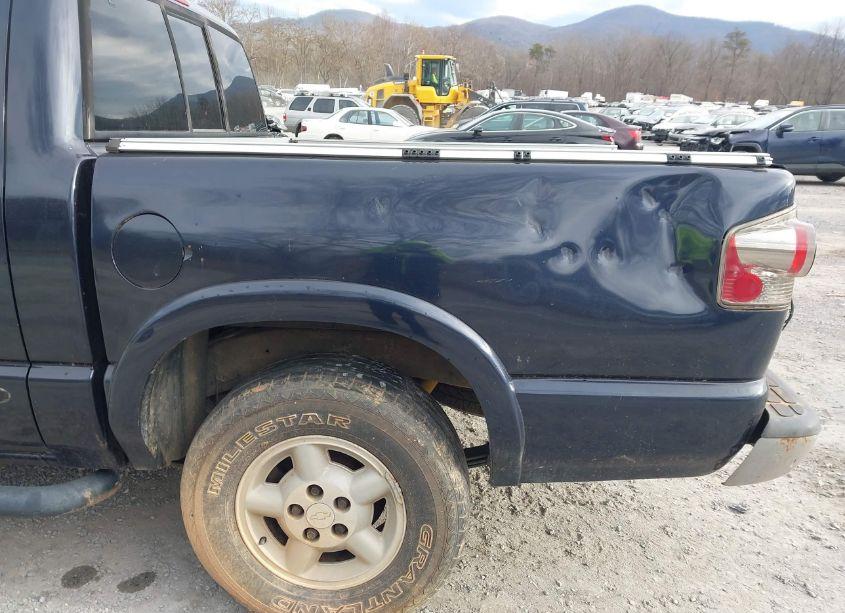 Photo 14 of 2001 Chevrolet S-10 LS (VIN 1GCDT13W51K191497)