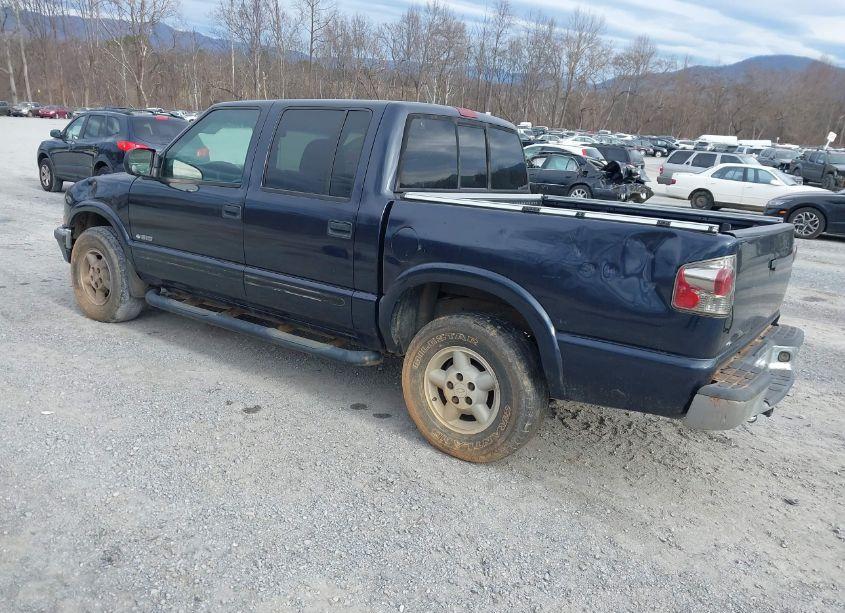 Photo 3 of 2001 Chevrolet S-10 LS (VIN 1GCDT13W51K191497)