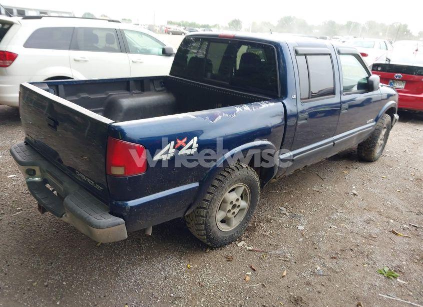 Photo 4 of 2002 Chevrolet S-10 LS (VIN 1GCDT13W62K220569)