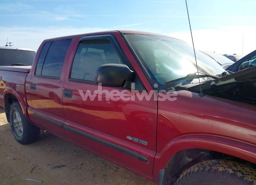 Photo 12 of 2001 Chevrolet S-10 LS (VIN 1GCDT13W81K212665)